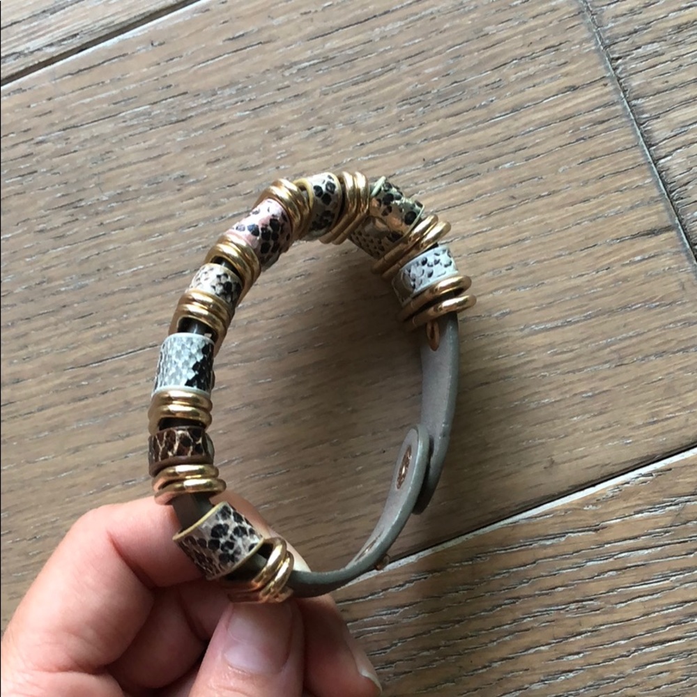Gray snake skin style bracelet 🐍 - Picture 7 of 7